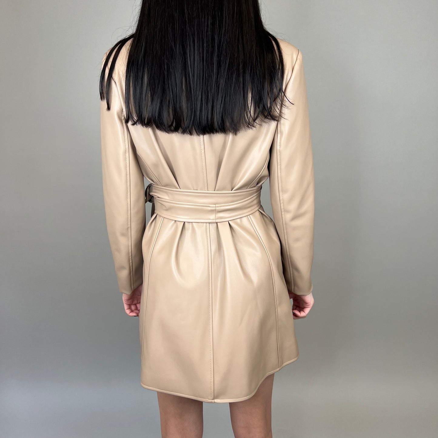Béžové sako-šaty z eko koženky MILLA